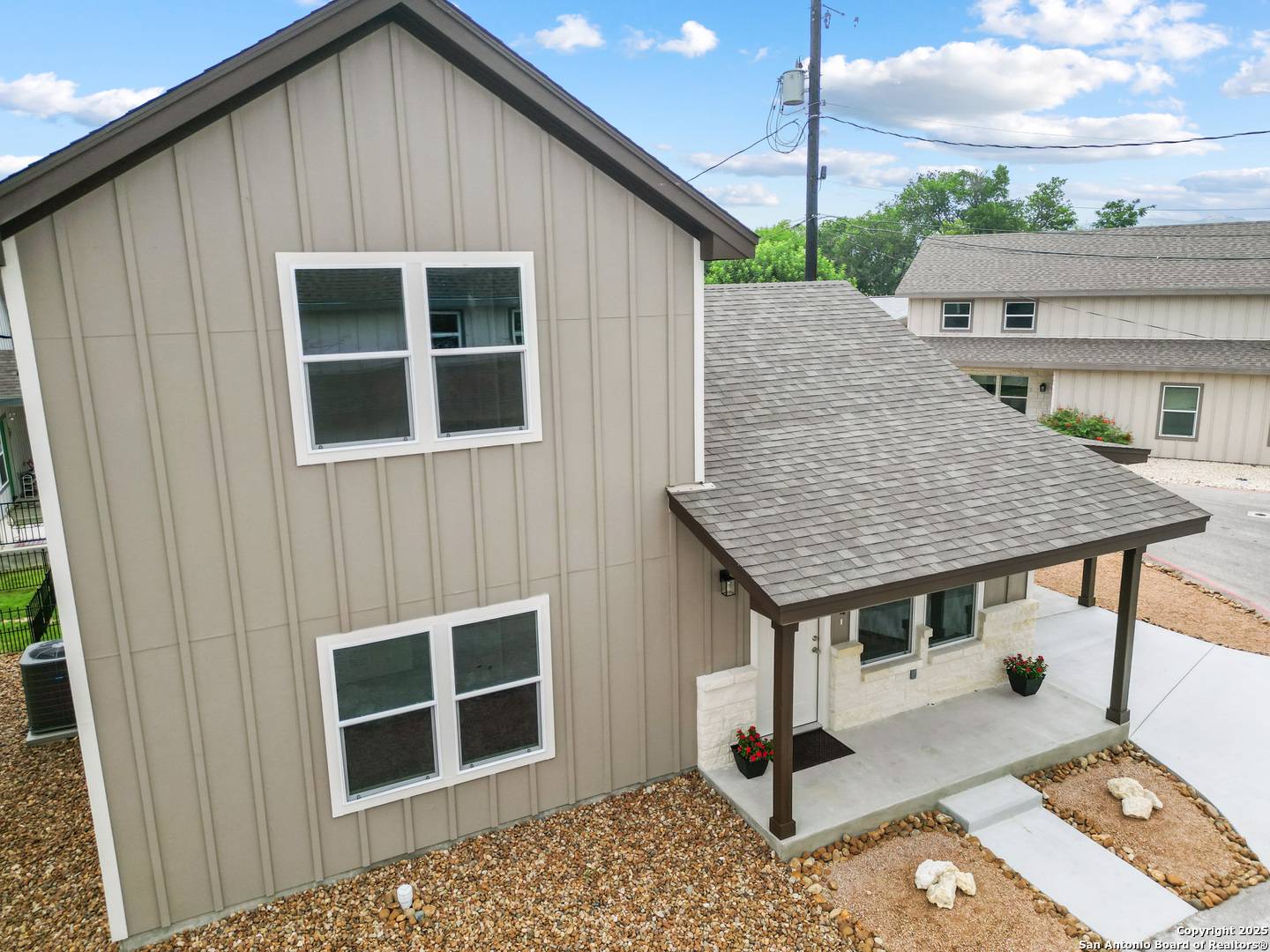Kerrville, TX 78028,304 Riley Way