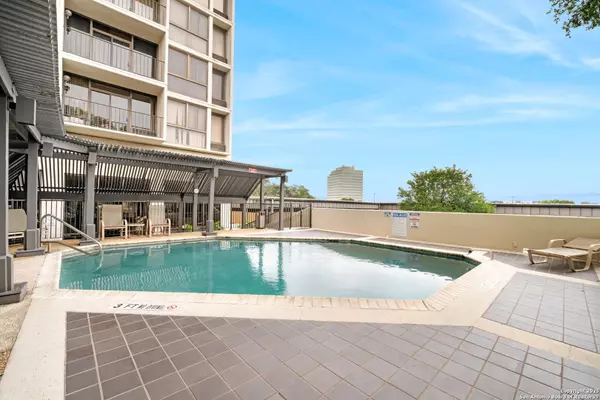 San Antonio, TX 78229,7701 Wurzbach UNIT 907