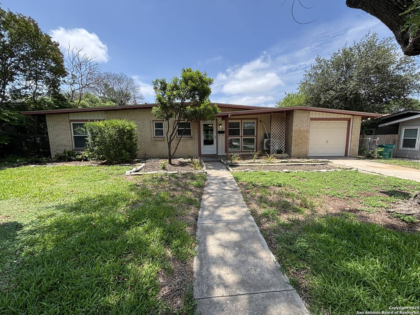 San Antonio, TX 78216-6414,318 SPRUCEWOOD LN