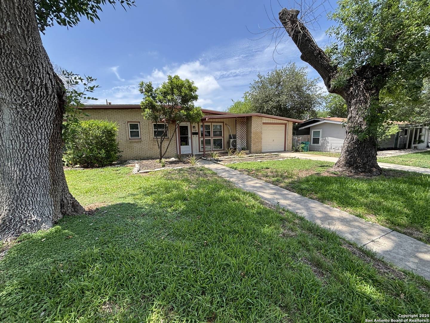 318 SPRUCEWOOD LN, San Antonio, TX 78216-6414
