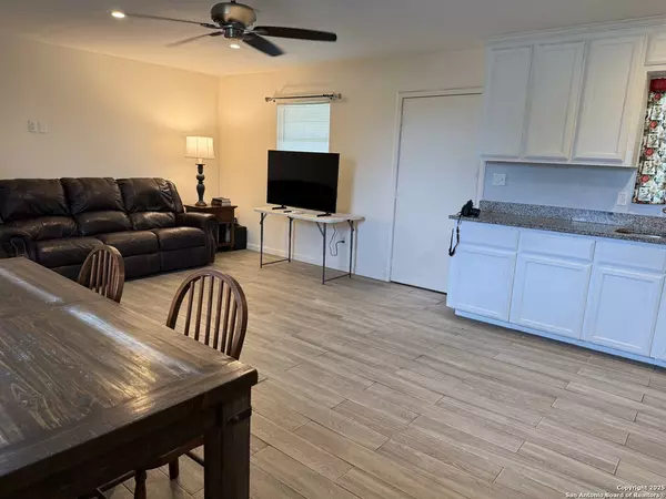 George West, TX 78022,137 County Road 302