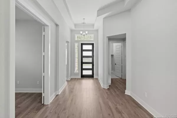 Castroville, TX 78009,270 Lily Pass