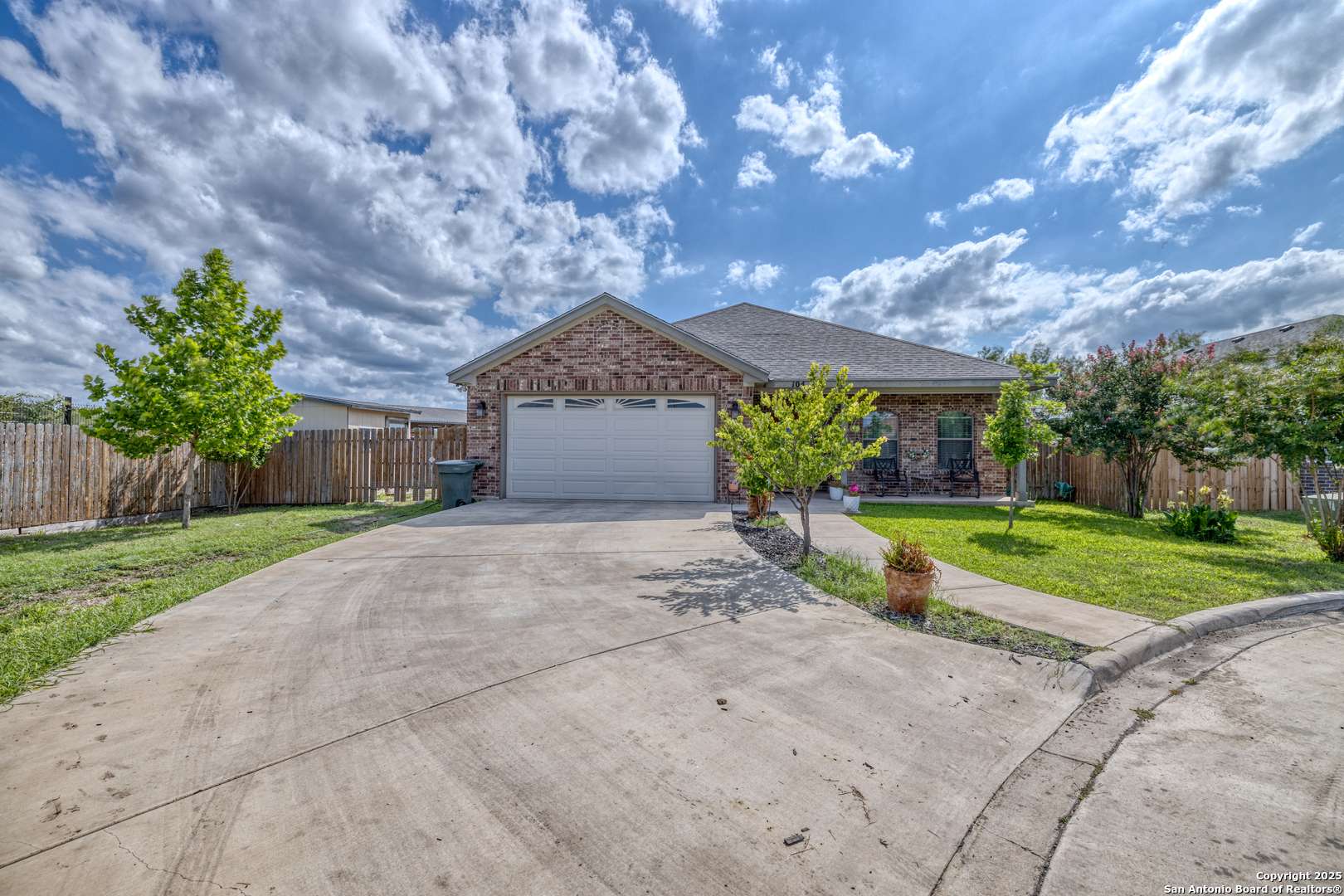 104 SUNDAY CT, Uvalde, TX 78801