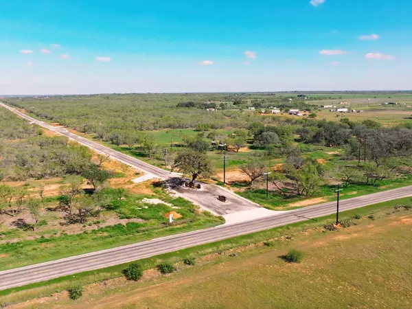 140 Cr 2644, Moore, TX 78057