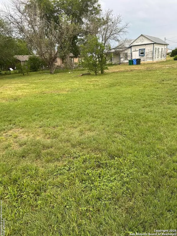 Seguin, TX 78155,316 Seideman Street