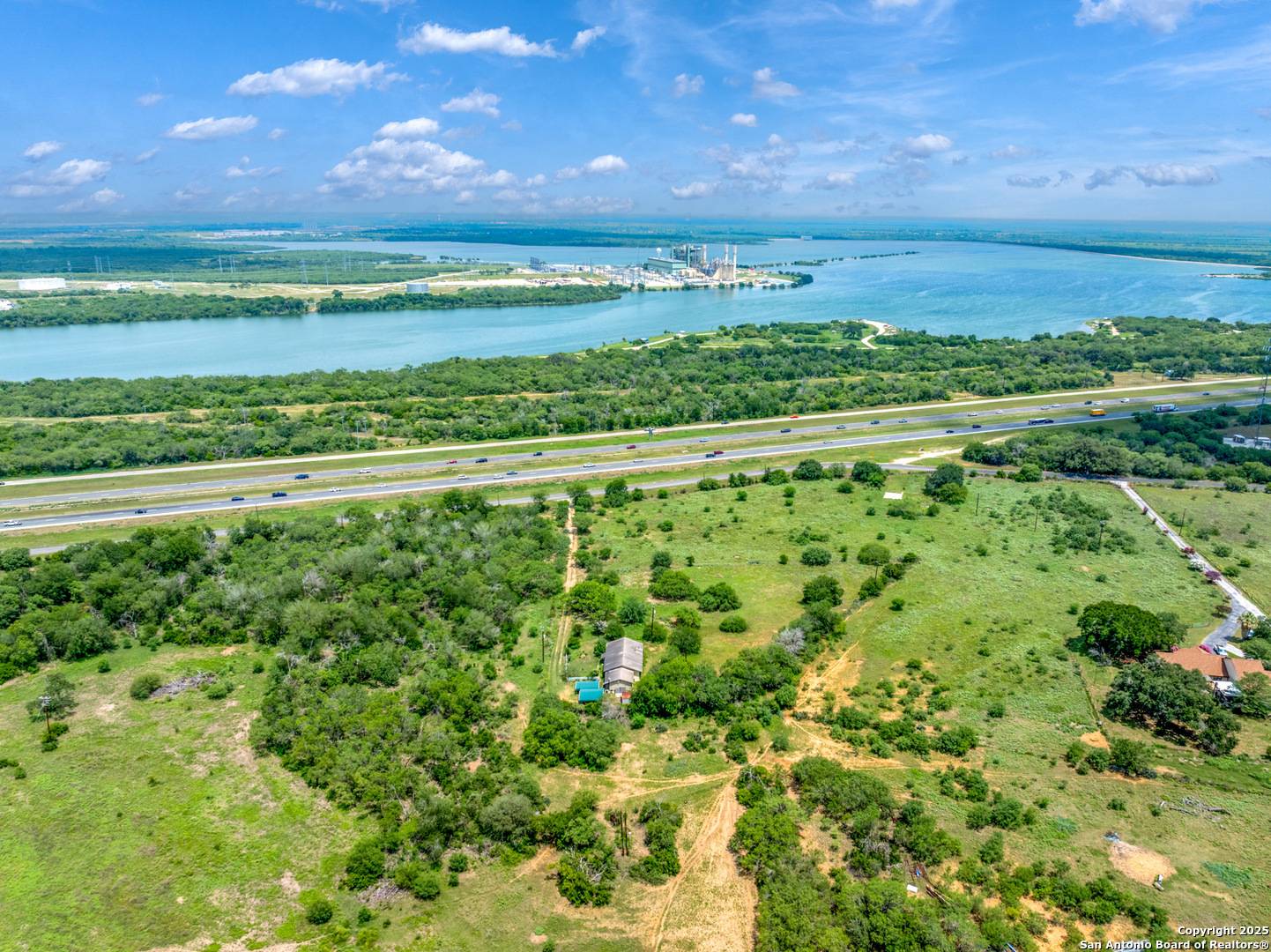 16183 Interstate 37, Elmendorf, TX 78112