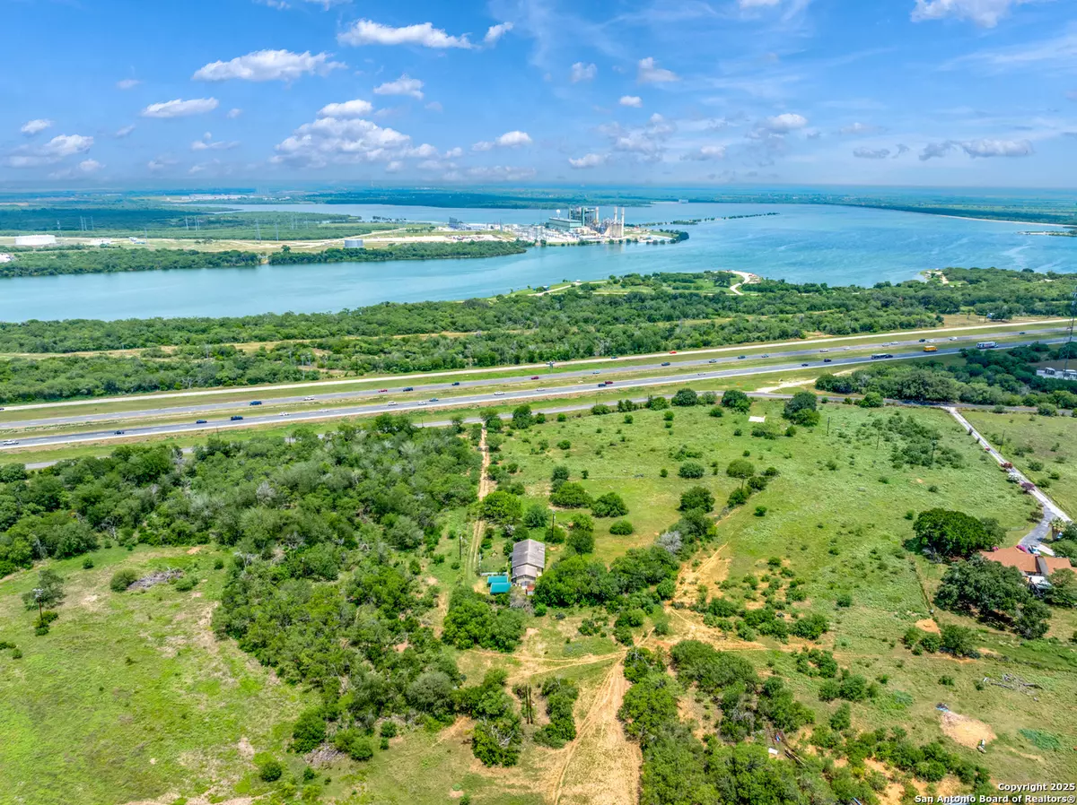 Elmendorf, TX 78112,16183 Interstate 37