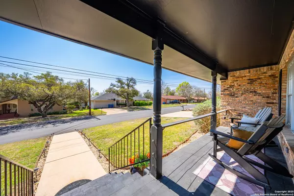 Kerrville, TX 78028,710 Mockingbird