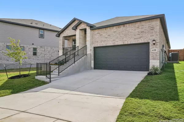 San Antonio, TX 78233,6358 Comanche Coyote