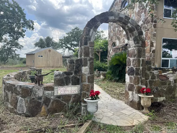 Seguin, TX 78155,184 Guadalupe Hills