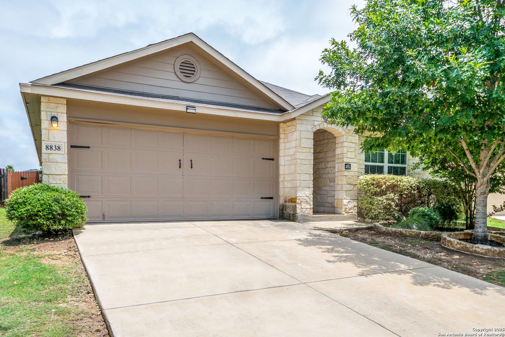 8838 Palmetto Fls, San Antonio, TX 78254