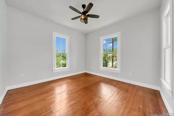 San Antonio, TX 78202,822 Lamar