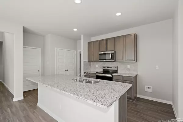 Seguin, TX 78155,109 Lina Way