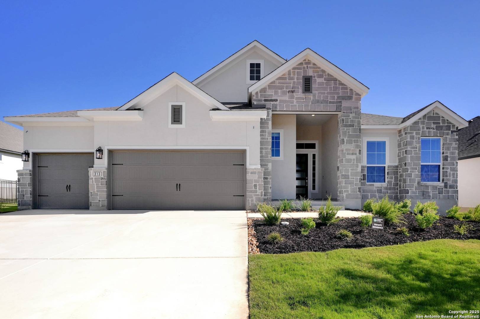 313 Vamanos, Boerne, TX 78006