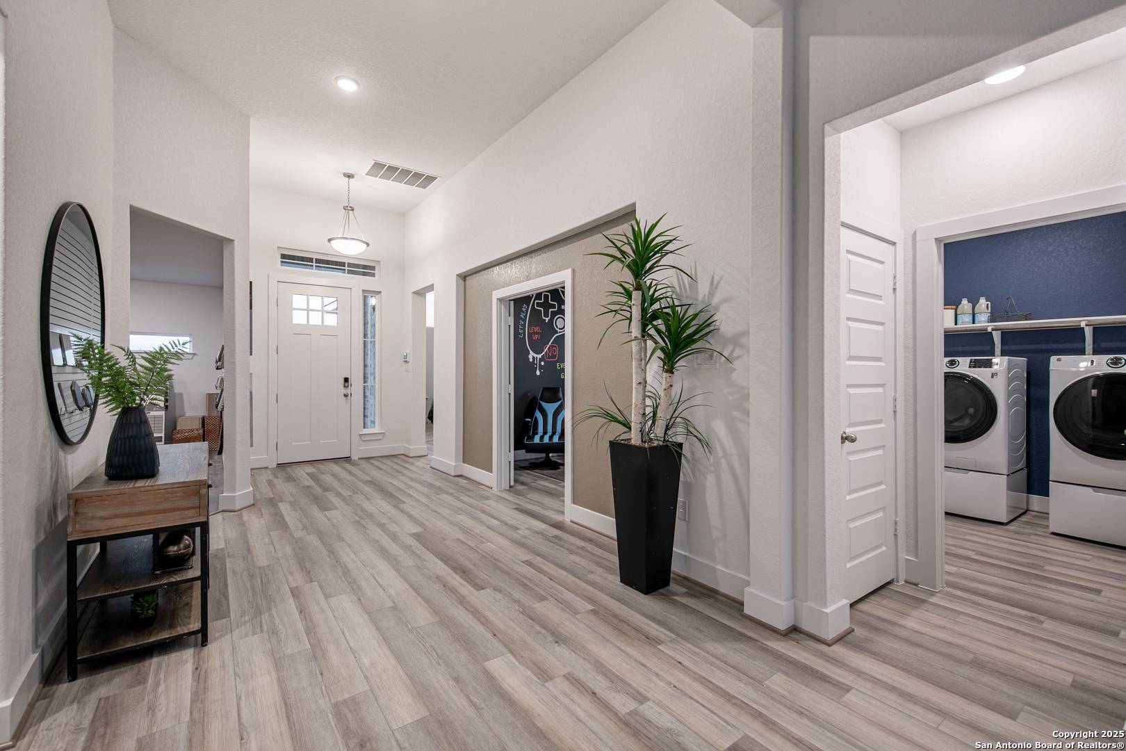 Castroville, TX 78009,519 White Oak