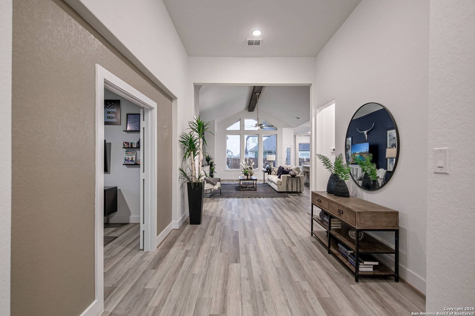 Castroville, TX 78009,519 White Oak
