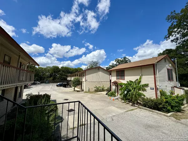 San Antonio, TX 78211,1523 Quintana