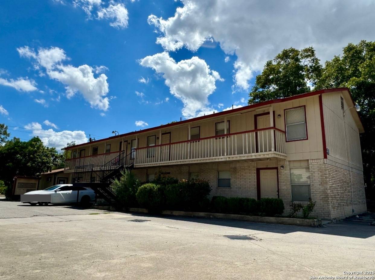 San Antonio, TX 78211,1523 Quintana
