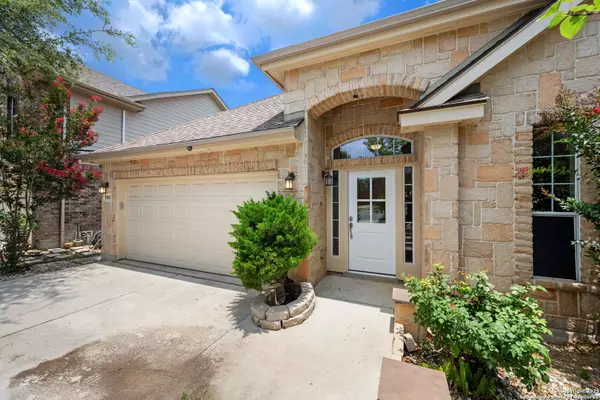 1905 Walter Raleigh, Windcrest, TX 78239