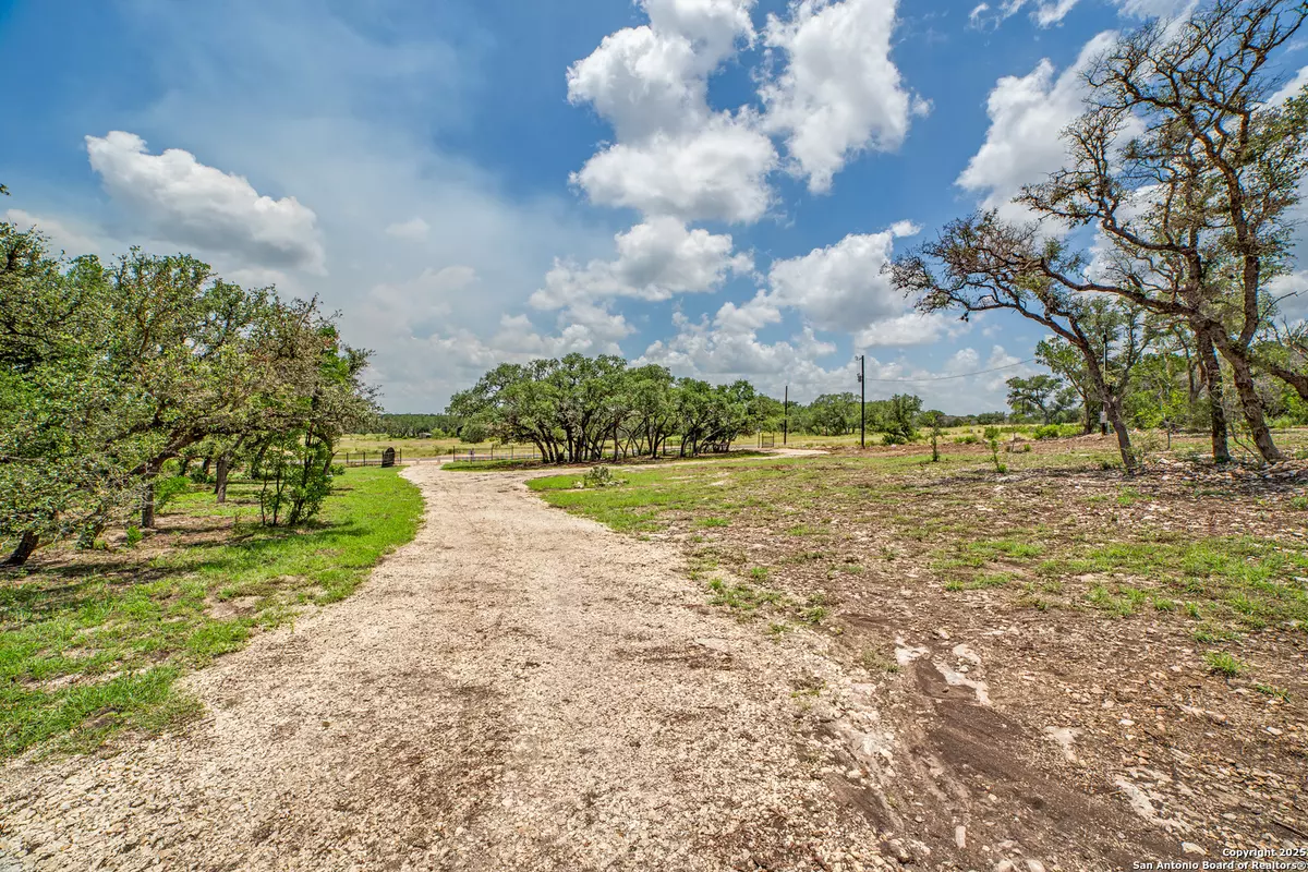 Hondo, TX 78861,174 Crescent Ridge