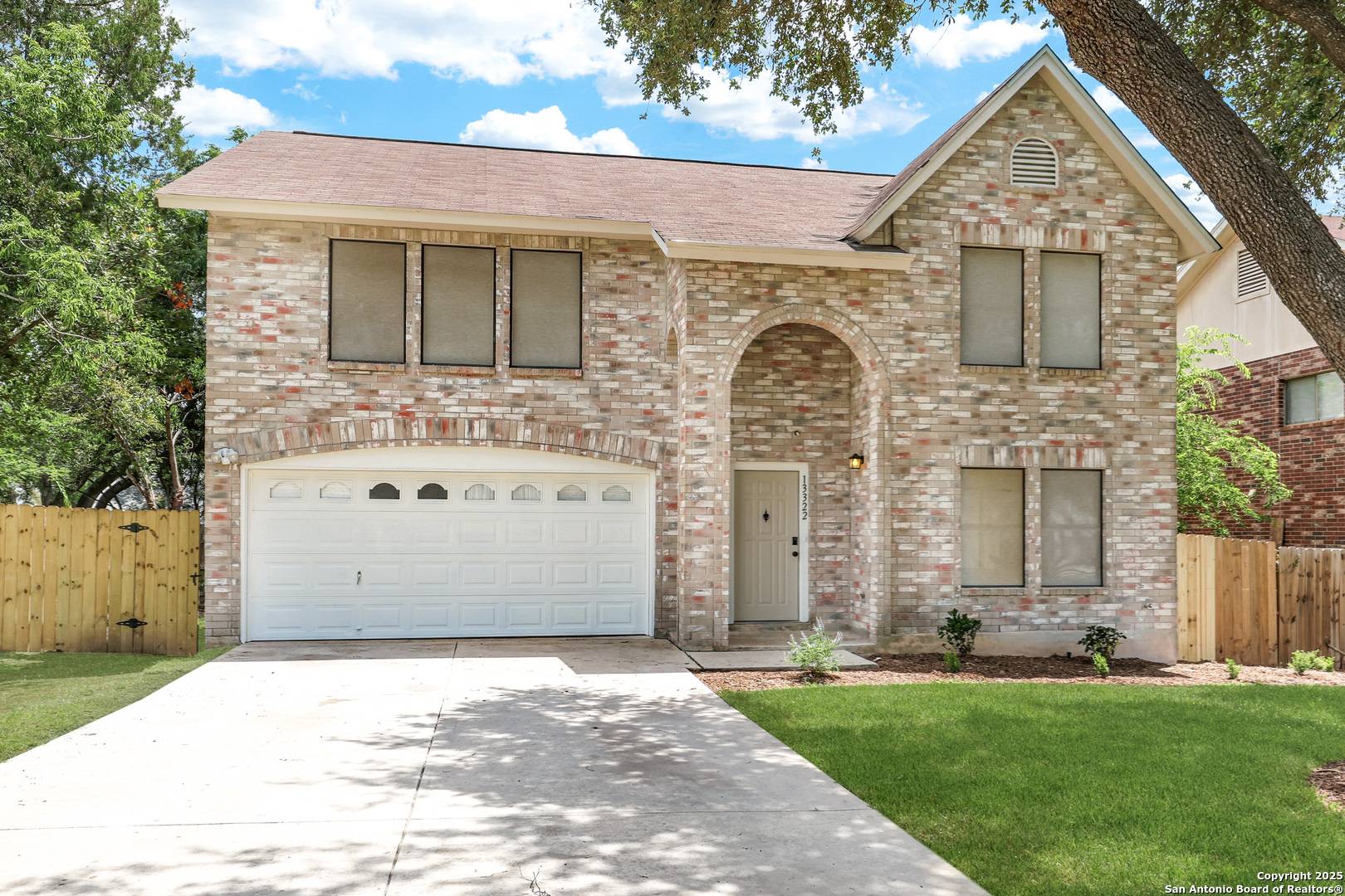 13322 Galicia, Universal City, TX 78148