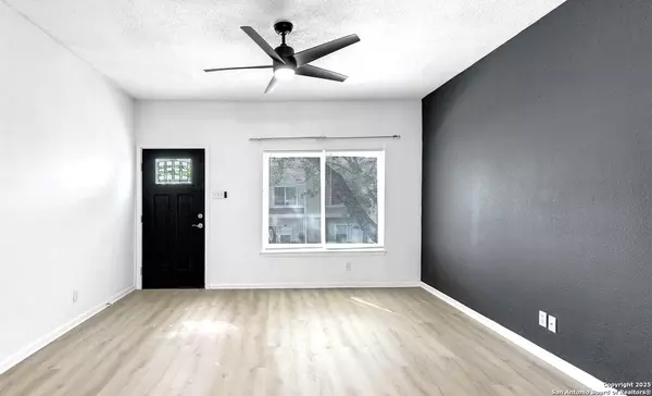 San Antonio, TX 78247,12225 Apricot