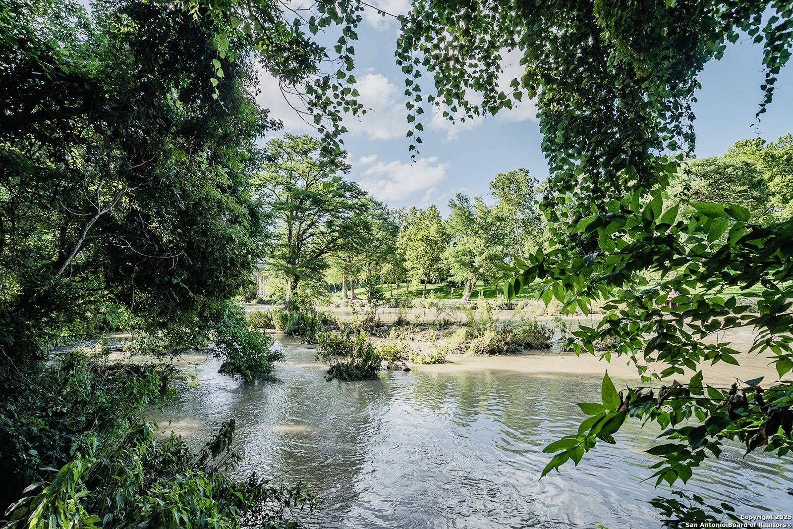 140 Riverview Rd, Mcqueeney, TX 78123