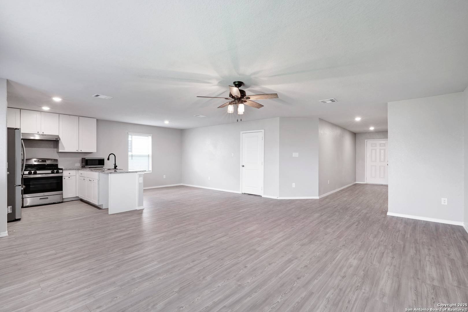 San Antonio, TX 78252,6448 Cotton Ridge
