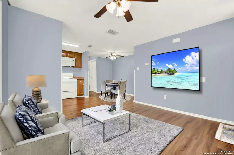 1205 Plum, Floresville, TX 78114