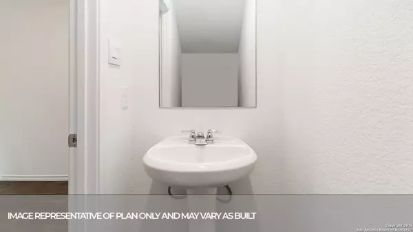 Seguin, TX 78155,1002 INDIAN WAY