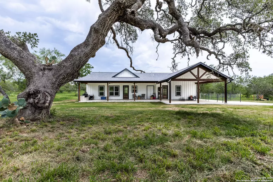 1130 Church, Seguin, TX 78155