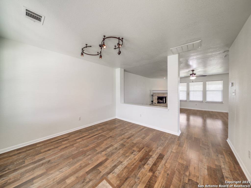 Cibolo, TX 78108,100 Dew Fall