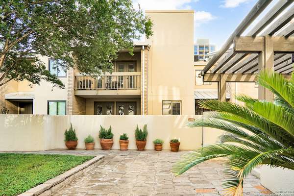 4001 New Braunfels UNIT 1624, San Antonio, TX 78209
