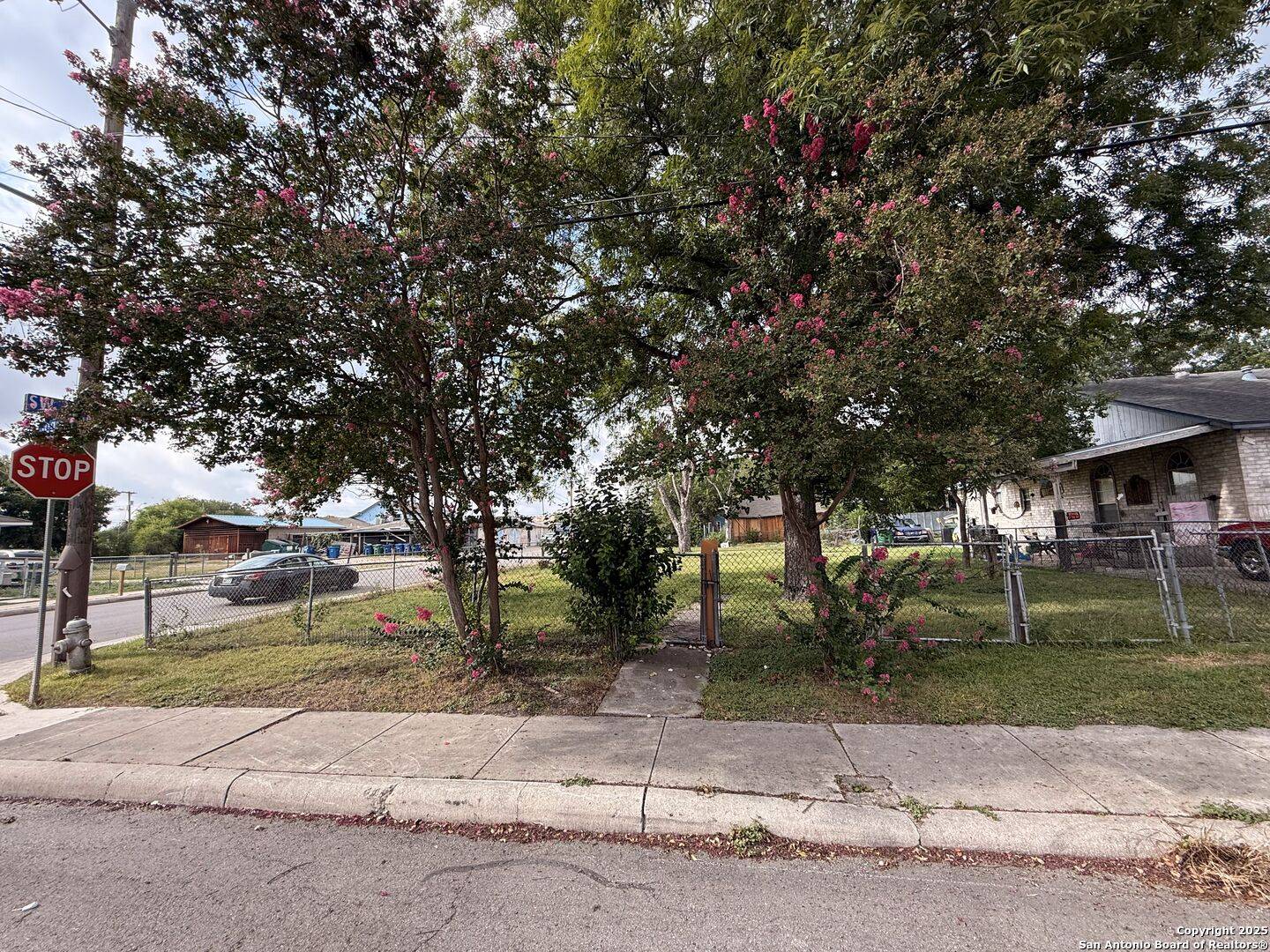 202 Segura, San Antonio, TX 78237