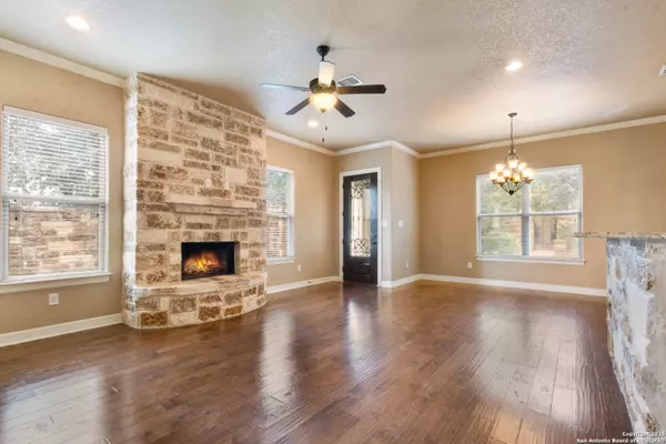 San Antonio, TX 78240,5921 Whitby UNIT 101