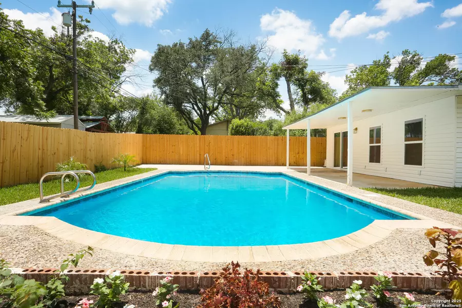 446 Savannah Dr, San Antonio, TX 78213