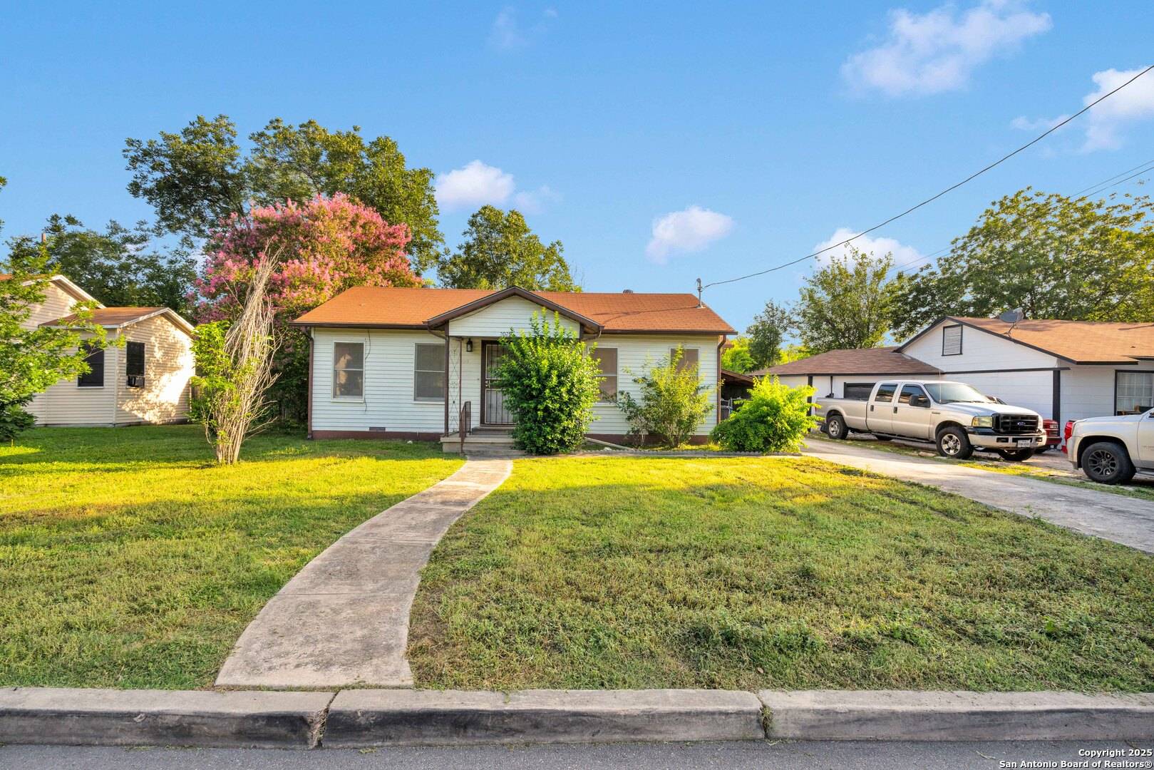 2025 W Hermosa, San Antonio, TX 78201