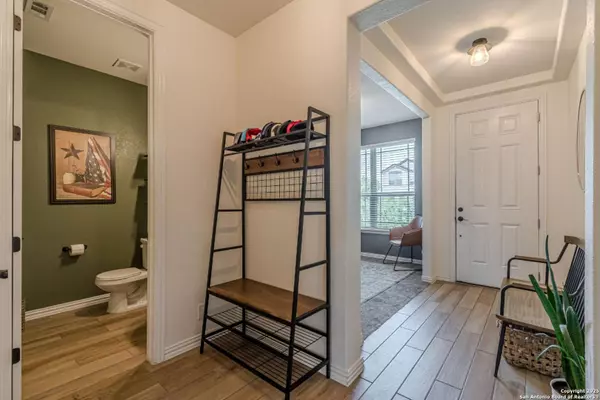 New Braunfels, TX 78132,1706 Ranch House