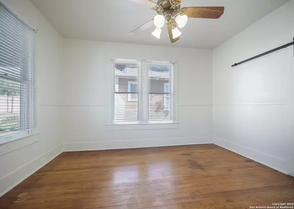 San Antonio, TX 78208,906 Grayson St
