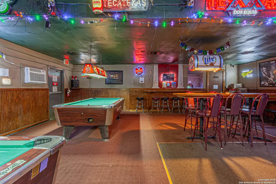705 Roosevelt, San Antonio, TX 78210