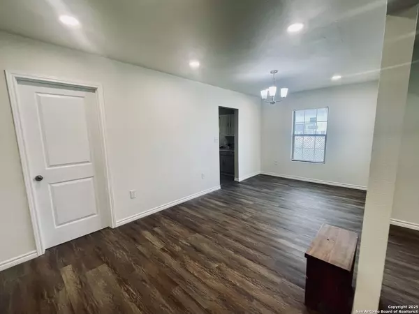 Carrizo Springs, TX 78834,506 5th