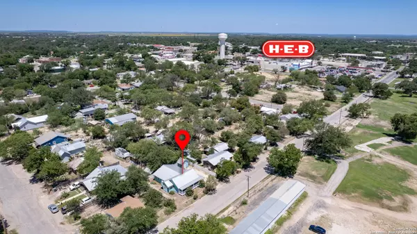 Uvalde, TX 78801,327 S Wood