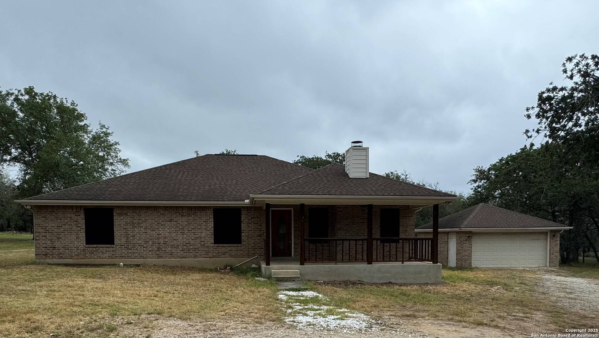 727 Falling Leaves,  Adkins,  TX 78101