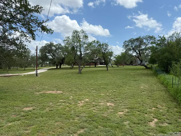 Lytle, TX 78052,227 River Bluff