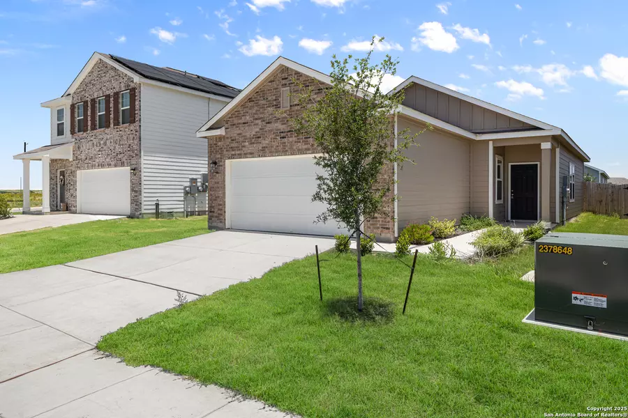 1136 King Eider, Converse, TX 78109