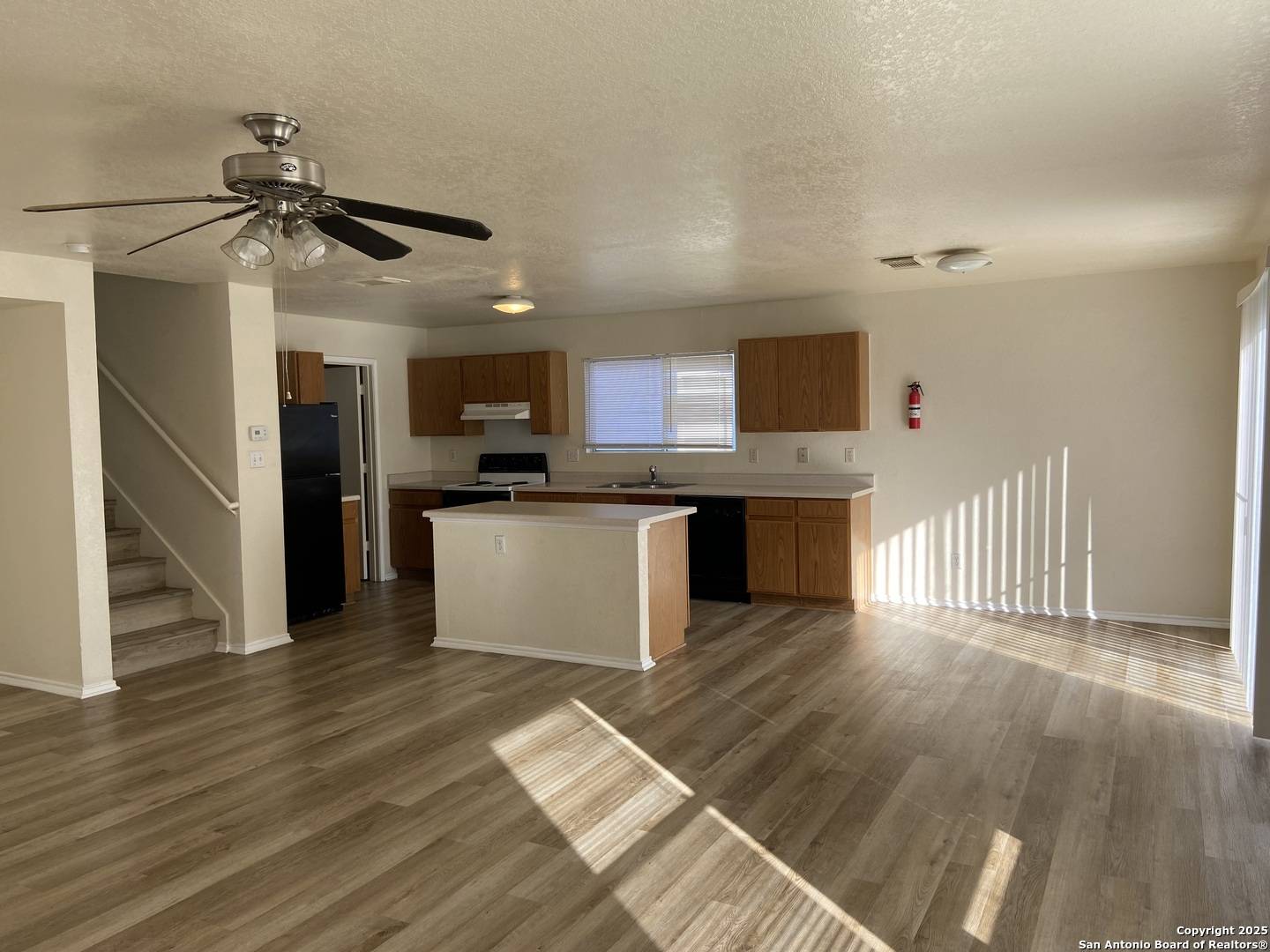 San Antonio, TX 78224,8935 Rhoda