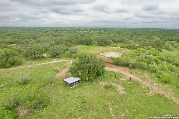 Devine, TX 78016,369.4 AC CR 7711
