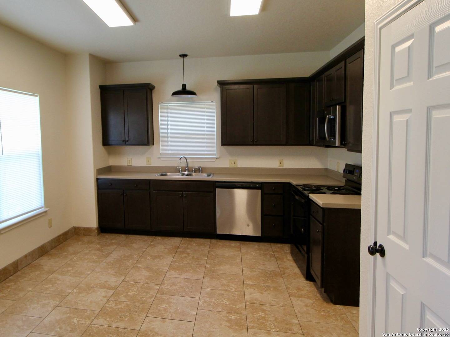 Lytle, TX 78052,19214 D Hanis UNIT 1