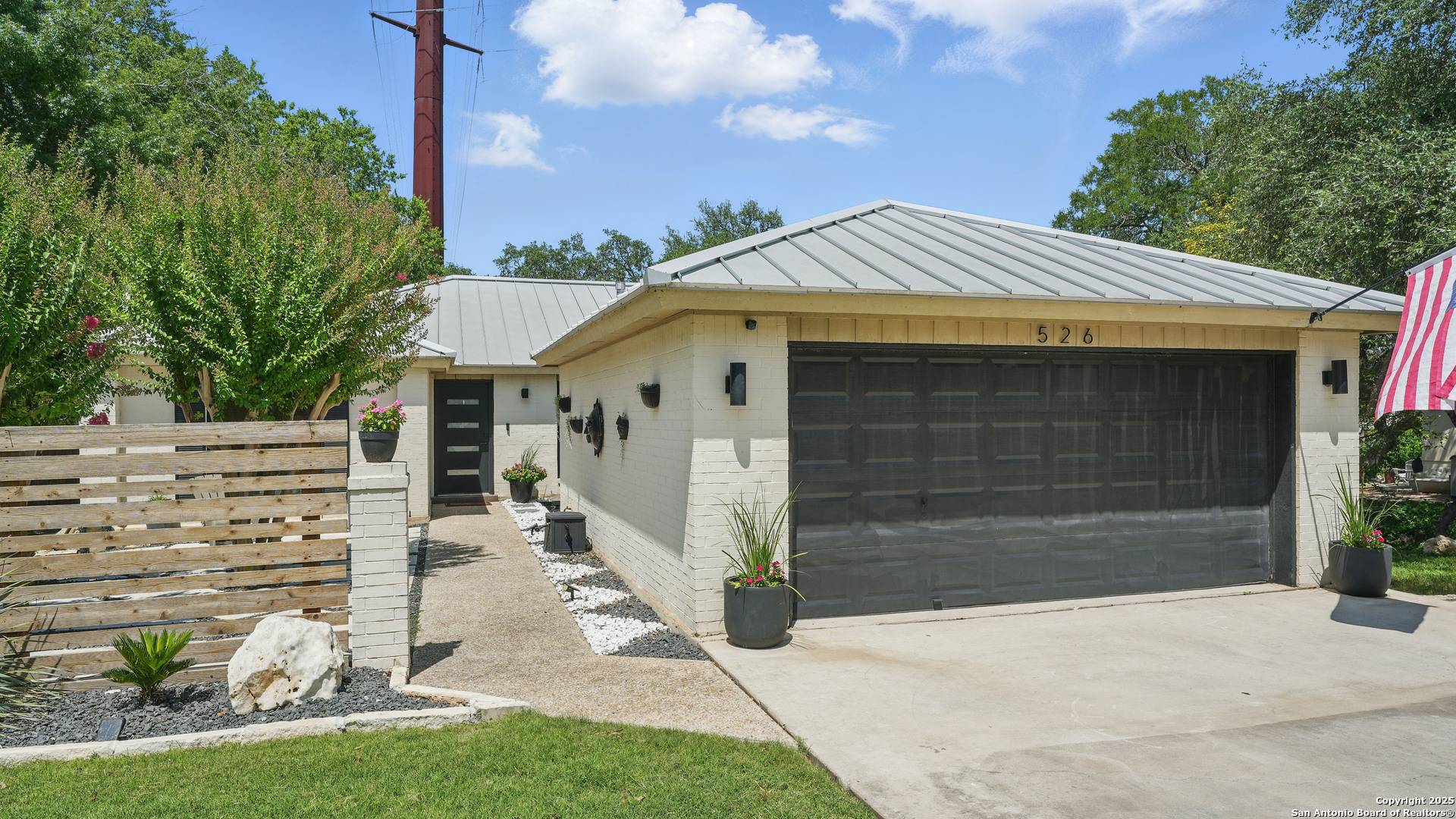 New Braunfels, TX 78130,526 Oakwood Blvd