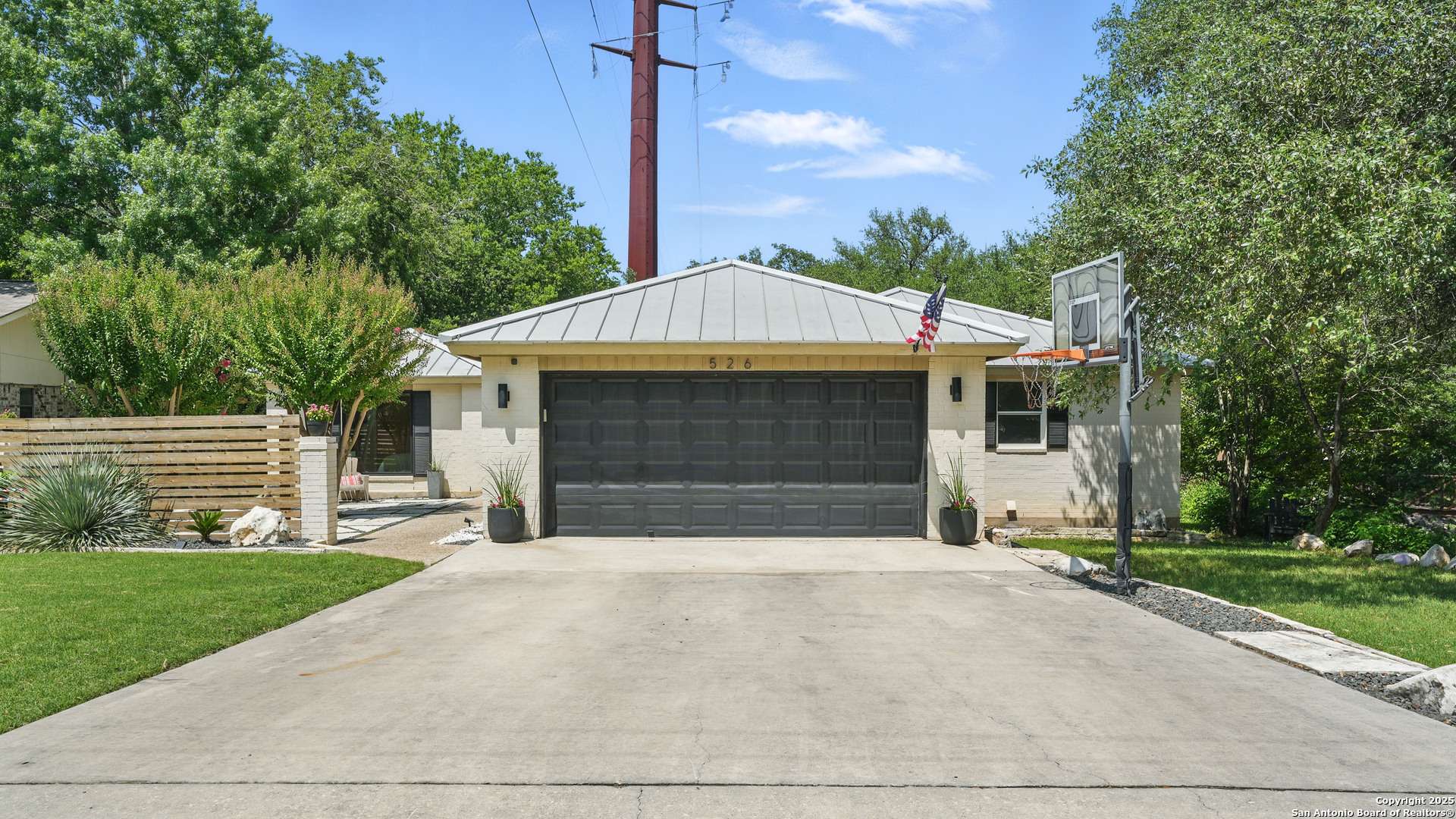New Braunfels, TX 78130,526 Oakwood Blvd